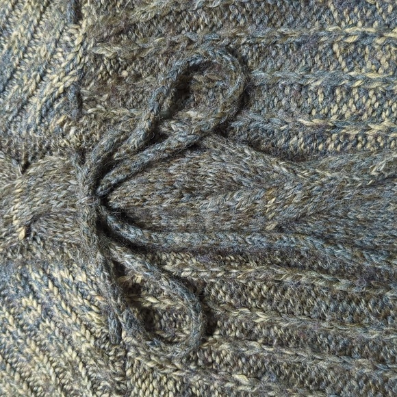 Dolman Sleeve Green Tunic Sweater - Picture 5 of 6